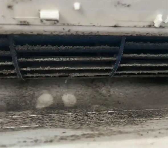 当涂空调吹的风有股烧焦味是怎么回事